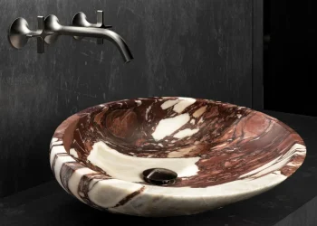 Calacatta Viola, il Marmo Toscano nella Nuova Collezione di Glass Design