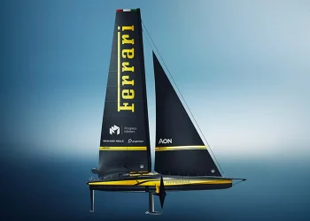 Ferrari prende il mare: svelata la livrea di Hypersail alla MDW
